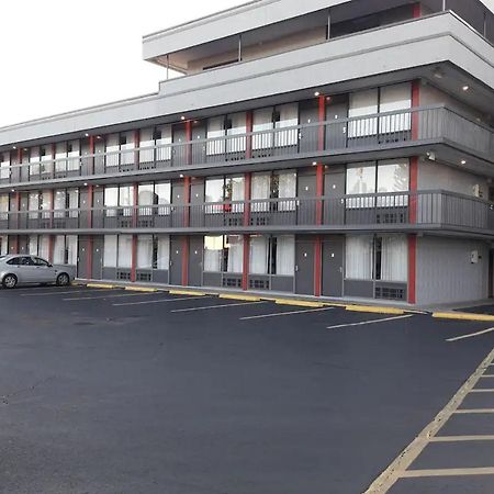 Clarion Pointe University/Expo Луисвил Екстериор снимка