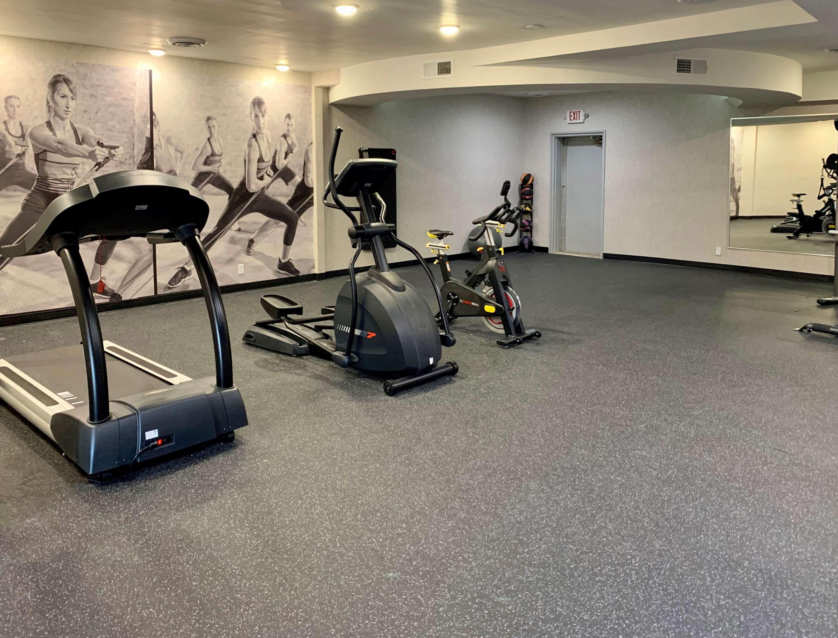 Clarion Pointe University/Expo Луисвил Екстериор снимка
