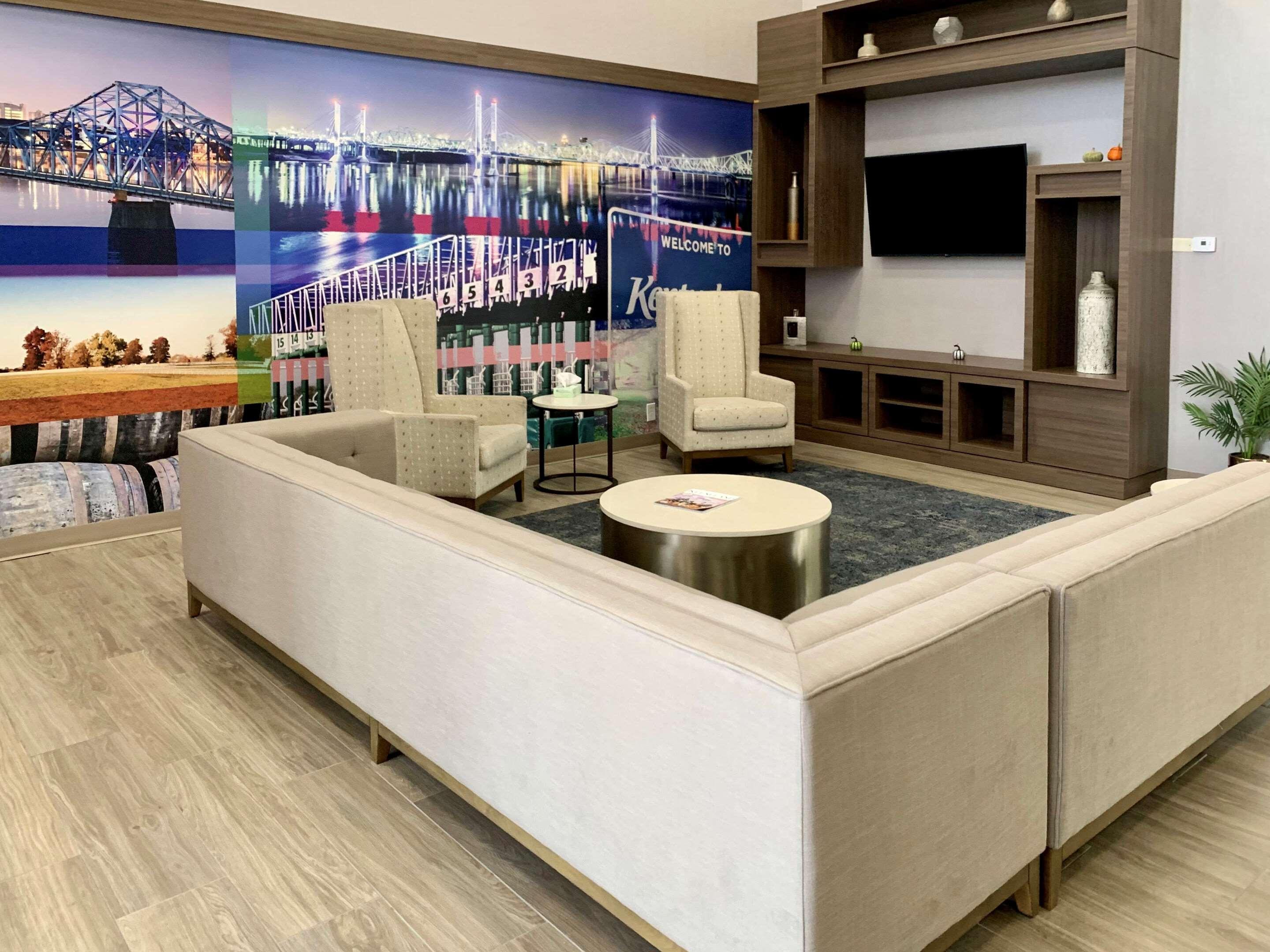 Clarion Pointe University/Expo Луисвил Екстериор снимка